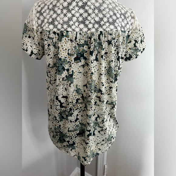 LC Lauren Conrad Top with Daisy White Lace Yoke. Mini Floral Print. Soft, Flowy. - Picture 15 of 16